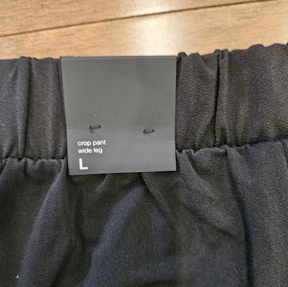 Ricki's cropped black pants size large NWT - Picture 4 of 6